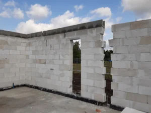 dom parterowy z dachem dwuspadowym i garażem 140 m2 Poznań 18