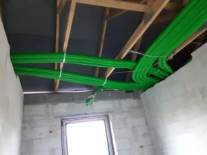 dom parterowy z dachem dwuspadowym i garażem 140 m2 Poznań 8