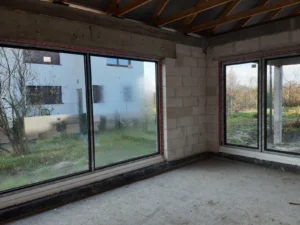 dom parterowy z dachem dwuspadowym i garażem 140 m2 Poznań 9