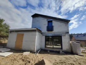 dom z użytkowym poddaszem, dachem dwuspadowym i garażem 100 m2 Poznań 13