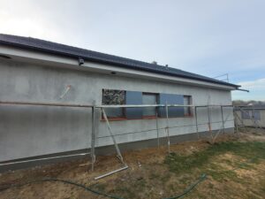 dom parterowy z dachem dwuspadowym i garażem 140 m2 Poznań 24