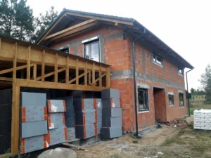 dom piętrowy z dachem dwuspadowym i garażem 250 m2 Poznań 19