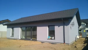 Domy energooszczędne Poznań - dom parterowy z dachem dwuspadowym