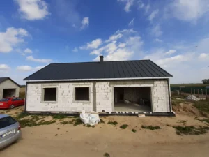 dom parterowy z dachem dwuspadowym i garażem 80 m2 Poznań 8