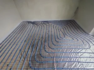 dom z użytkowym poddaszem, dachem dwuspadowym i garażem 160 m2 Poznań