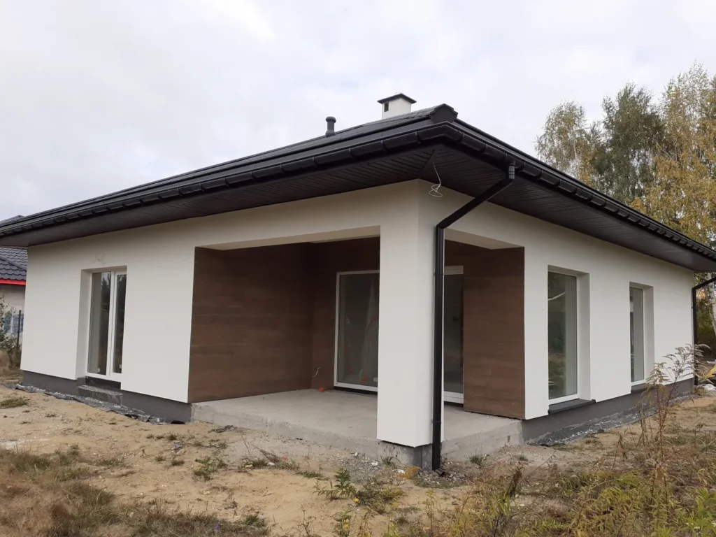 Domy energooszczędne Warszawa - dom parterowy z dachem kopertowym