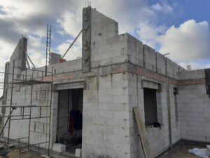 dom z użytkowym poddaszem, dachem dwuspadowym i garażem prawie 200 m2 Poznań