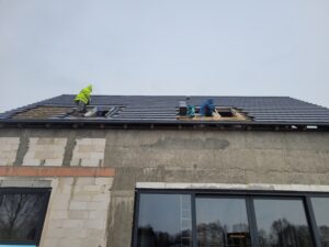 dom z użytkowym poddaszem, dachem dwuspadowym i garażem prawie 200 m2 Poznań