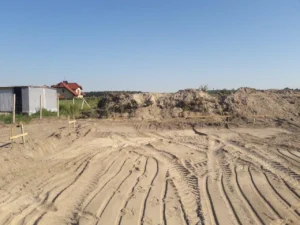 dom parterowy z dachem kopertowym i garażem 170 m2 Poznań