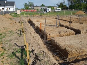 dom z poddaszem użytkowym, dachem dwuspadowym i garażem 170 m2 Poznań