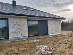 dom z poddaszem użytkowym, dachem kopertowym i garażem 320 m2 Warszawa 25