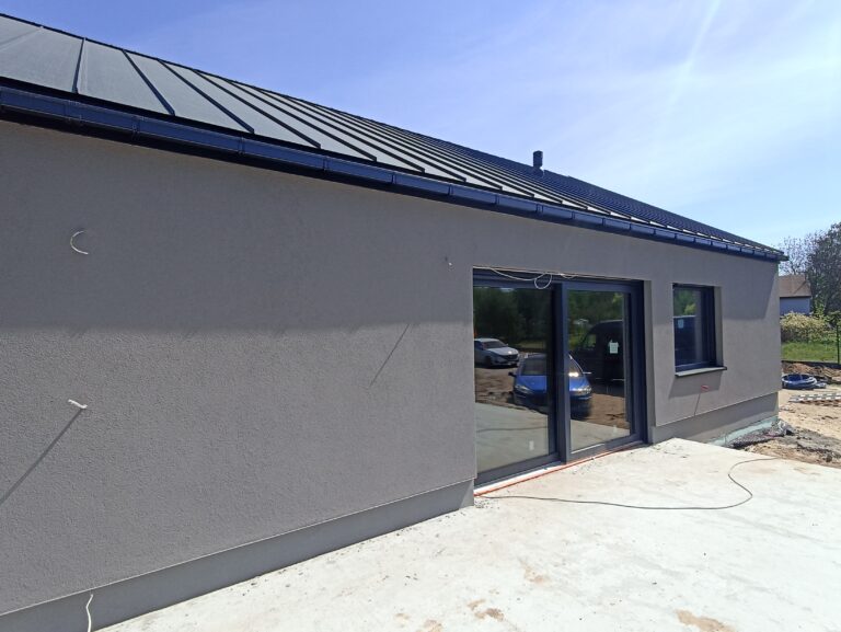 Budowa domów energooszczędnych Łódź - dom parterowy z dachem dwuspadowym