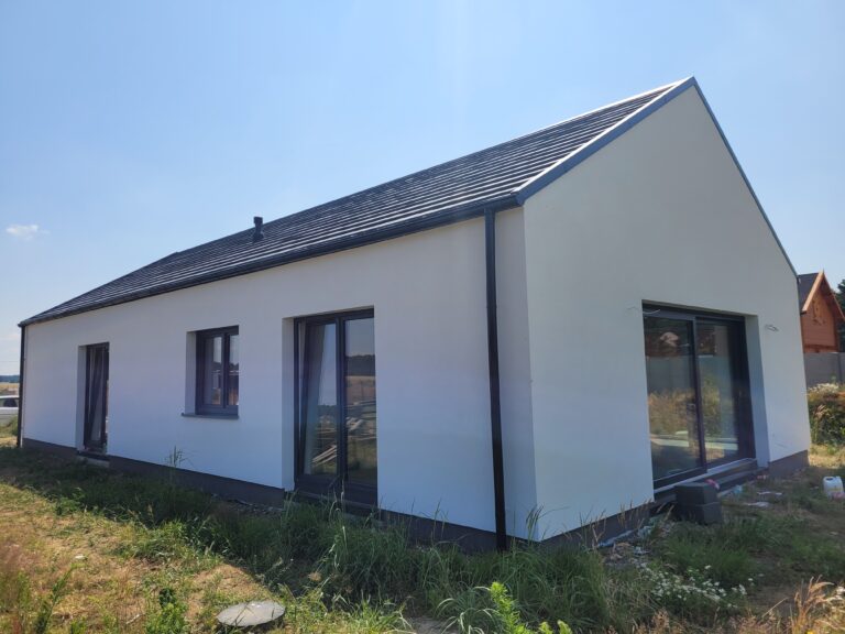 Budowa domów Poznań - dom parterowy z dachem dwuspadowym