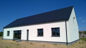 Budowa domów Poznań - dom parterowy z dachem dwuspadowym