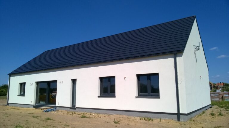 Budowa domów Poznań - dom parterowy z dachem dwuspadowym