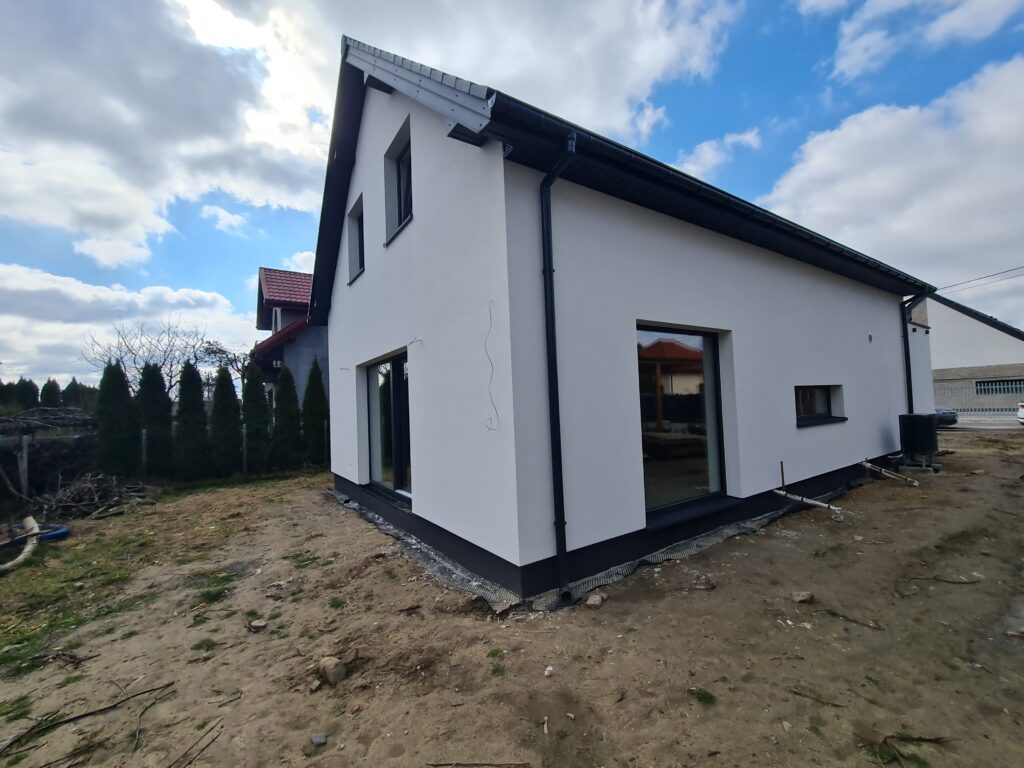 dom z użytkowym poddaszem i dachem dwuspadowym 120 m2 Warszawa