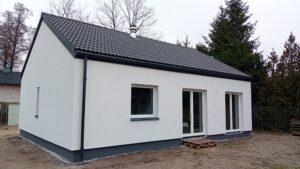 Budowa domów energooszczędnych Warszawa - dom parterowy z dachem dwuspadowym