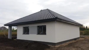 Firma budowlana Poznań - dom parterowy z dachem kopertowym