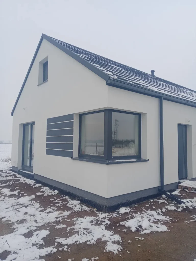 Domy energooszczędne Trójmiasto - dom z użytkowym poddaszem i dachem dwuspadowym