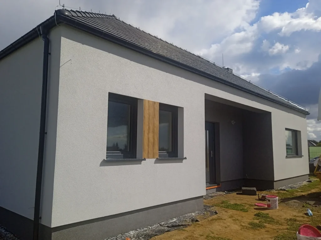 Firma budowlana Poznań - dom parterowy z dachem kopertowym